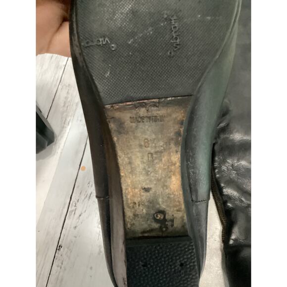 Vibrant Women's Black Leather Cuff Slouch Pointed Boots Size 8.5 - Picture 2 of 2